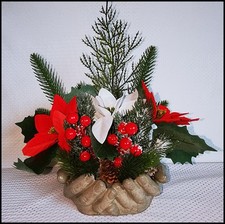 Grabgesteck Gesteck Blumengesteck Grabschmuck Hände Grabdeko