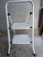 2-STUFEN-LEITER, Rutschfestes Pedal, Handgriff, Küchen- und Haushalt