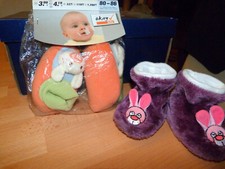 NEU !! 2x Warme Hausschuhe / Laufschuhe Marke KIK / Okay, 12 - 16 M.