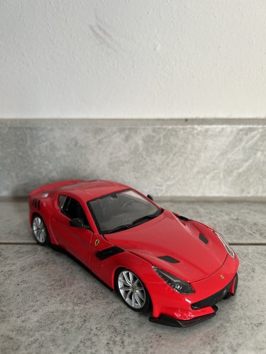 Ferrari f12tdf bburago - ferrari,