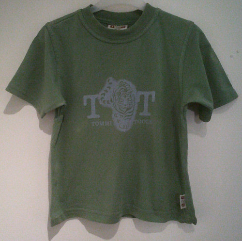 Grünes shirt kurzarm mit - shirt,