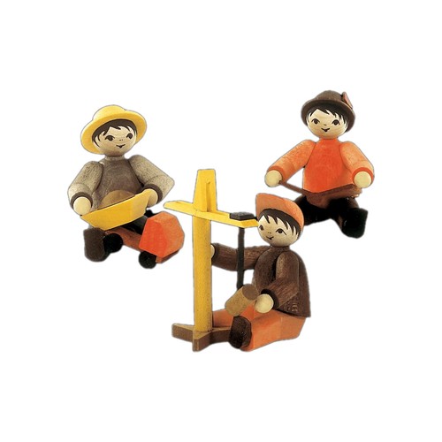Spielende kinder sitzend mit - sitzend,