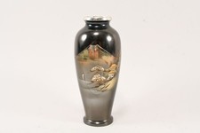 Q28S16- Versilberte Japan Metall Vase 