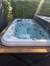 Whirlpool, Jacuzzi Waterwave