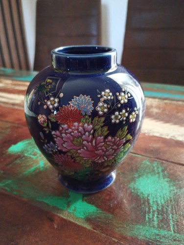 Vintage satsuma japan vase - satsuma,