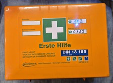 Erste Hilfe Kasten Wand aus