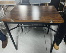 Wendbarer Tisch + 2 Stühle +