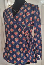 Wickelbluse im Kimonostil von