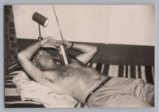 Mann mit freiem Oberkörper