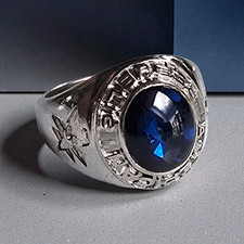 * Sehr schöner  massiver