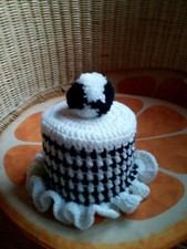 Klorollenhut Klohut Klopapiermütze Creme/schwarz Deko Bad Auto  Neu Handarbeit