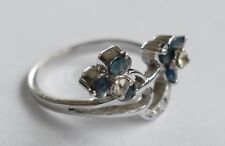 Ring 6 blaue und 2 weiße