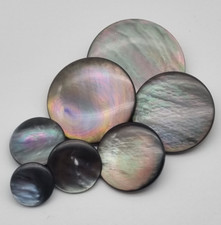 Grau schillernder Perlmutt Ösen-Knopf 14-34 mm / Mother-of-Pearl Button P4