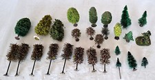 Auflösung.Fundzustand.HO Modelleisenbahn Konvolut Bäume mit Fuss-(2).-Ansehen