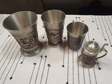 Zinnbecher 3er-Set und kleiner Zinn-Krug mit Deckel, 95% Zinn.