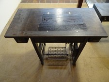 nähmaschinentisch antik, Holz und Gußeisen