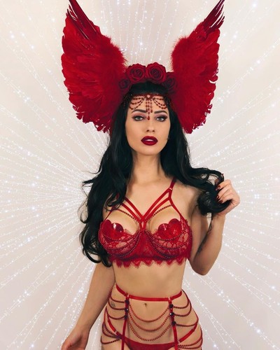 Burlesque rose feather - burlesque,
