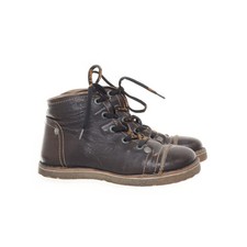 Eject, Schnürstiefel