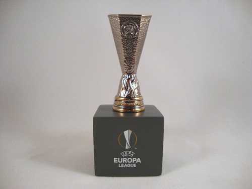 Uefa europa league pokal - europa, auf