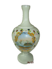 Sehr alte Vase oder Karaffe um