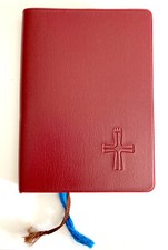 Katholisches Gesangbuch und Gebetbuch Bibel für Soldaten von 1986 dunkelrot