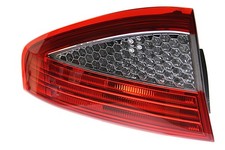 Rückleuchte L (äußerer teil, blinkerfarbe weiß) für FORD MONDEO IV 03.07-07.10