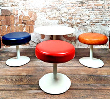 70er Jahre Sitzgruppe Runder Tisch mit 3 Hocker Bunt Gepolstert Lounge Set