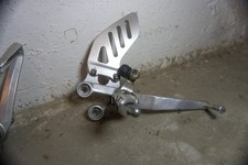 komplette Fußrasten mit Halter für Suzuki GSXR 1000 2005-2006 (GSXR1000 K5/K6)