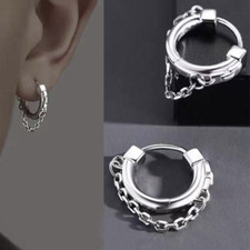 Modische moderne Creolen mit