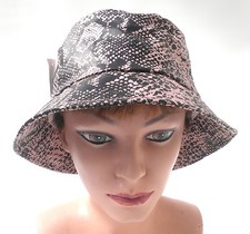 Regen Hut Schlangen Optik