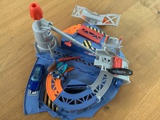 hot wheels looping bahn mit 2 Autos