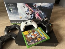 Microsoft Xbox One X  4