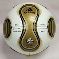 Adidas teamgeist fifa world - adidas,