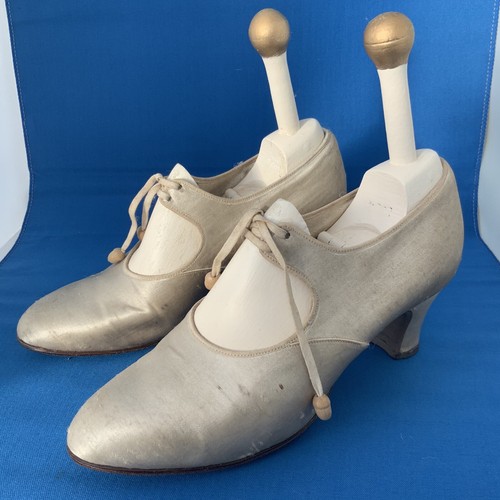 Antike brautschuhe aus seide - antike,