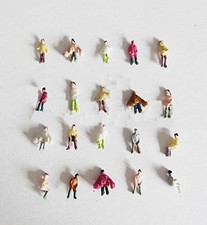 100 handbemalte stehende und