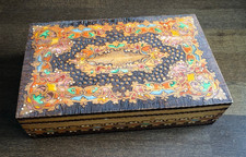 Schöne Holz Truhe Kiste 26cm * 16cm * 7cm Aufklappbar Bunte Verzierungen