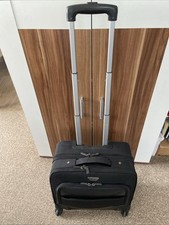 Bordtrolley Marke Targus 40 cm Breite x 43 cm Höhe x 22 cm Tiefe 