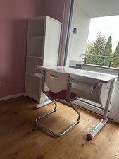 Hochwertiger Kinderschreibtisch Mt Stuhl  und Regal - Top Marke Top Zustand