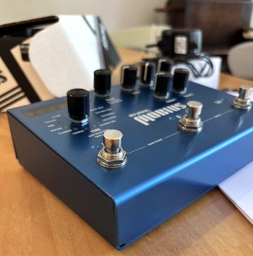 Strymon mobius mit box und - mit,