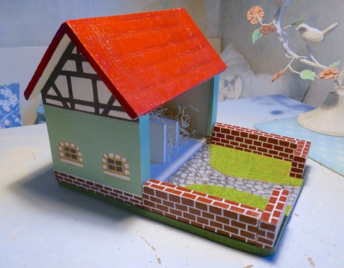 Liebevoll bemalter pferdestall - liebevoll,
