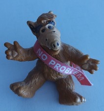 Sitzende ALF-Figur mit