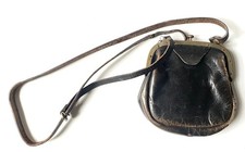 Große schwarze antike Leder Umhängetasche mit Bügelverschluss Markthändlertasche