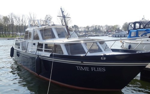 Motorboot 10m länge - 10m, ist