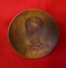 Kunstvolle afrikanische Echtholzschale mit anmutigem Mädchen-/Frauenmotiv