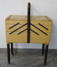 Alter großer Nähkasten