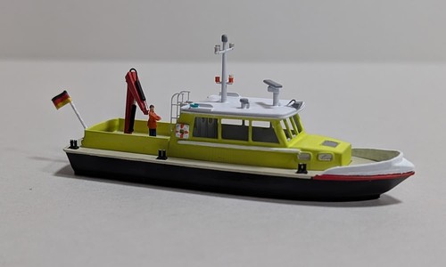 Hafendienstboot mit kran - mit,