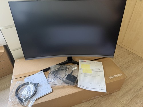 Samsung essential monitor - essential,