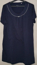 gepunktetes Nachthemd von