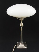 Tischlampe im Wiener Jugendstil handgefertigt mundgeblasener Opalglaschirm