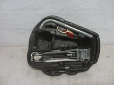 Werkzeugkasten Bordwerkzeug Wagenheber Volkswagen Golf IV 1.6L Bj.00.8L0011031A.